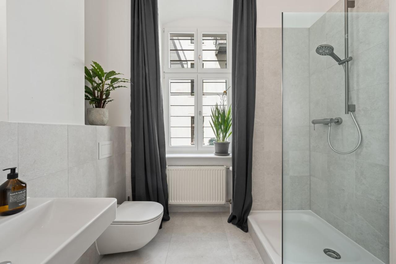 The Strassburger, Stylish 3 Bedroom Apartment In Downtown Berlin Dış mekan fotoğraf